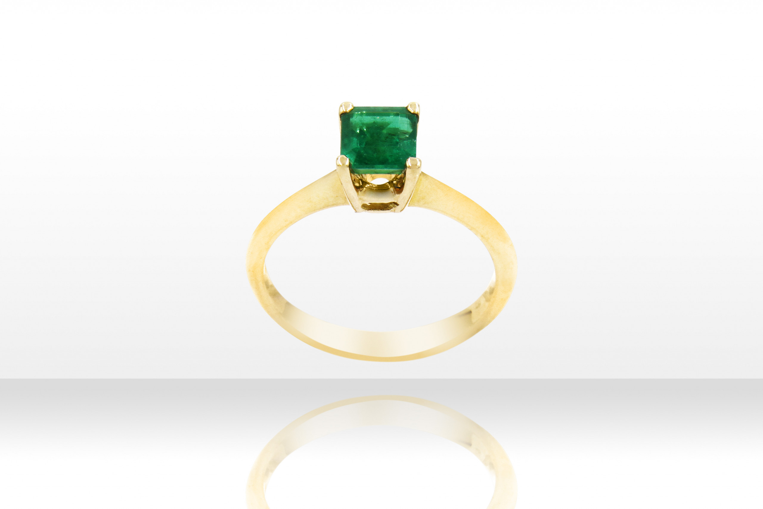18K White Gold Rectangle Cut Emerald Diamond Two Tone Ring