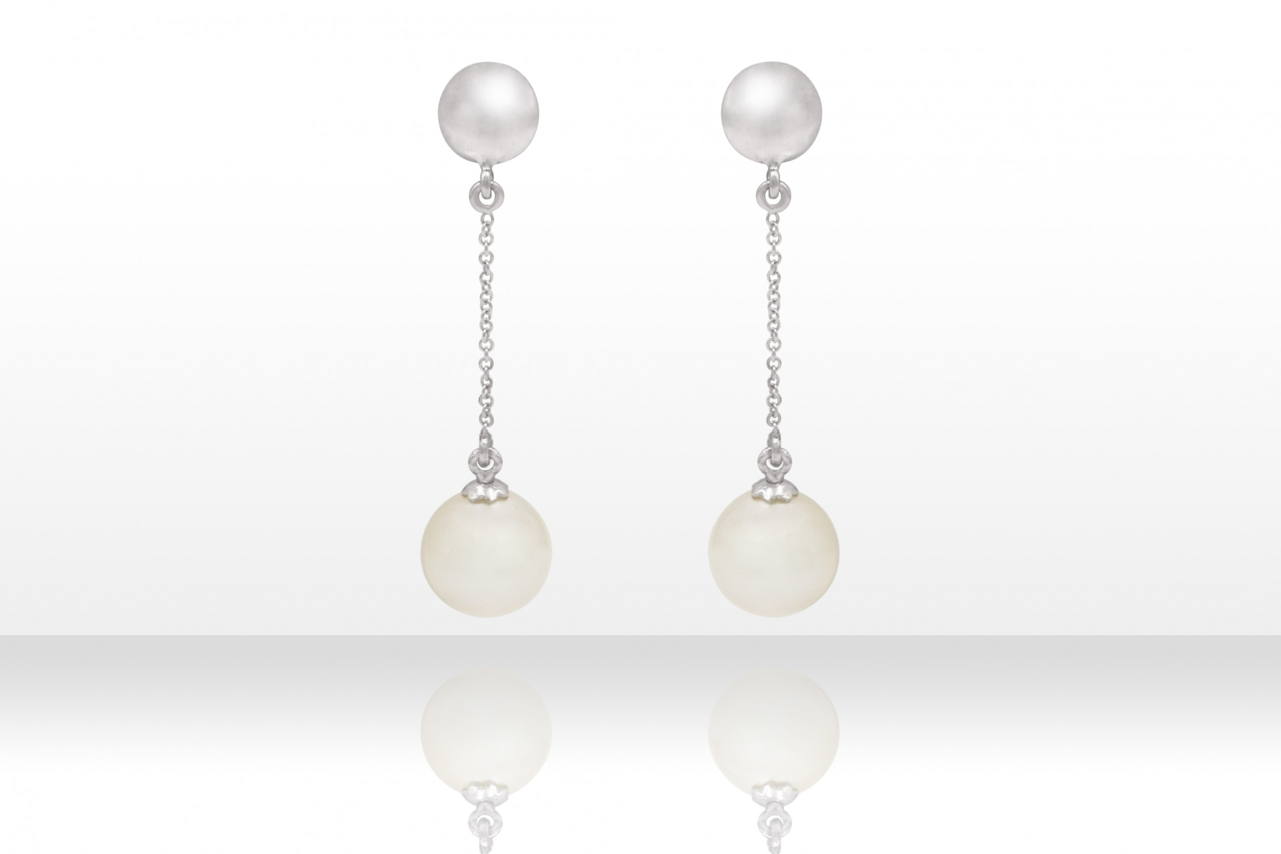 18 kt White Gold and Pearls Earrings | Ivan 18 Kr Gold